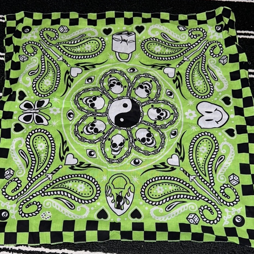 Souvenir Jewelry Green and Black Bandana
